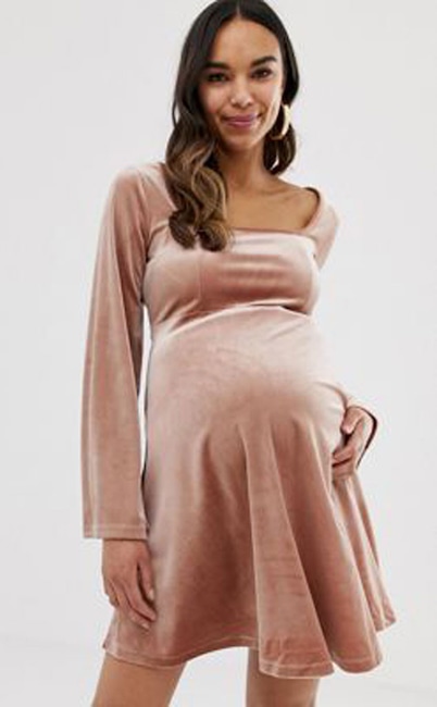 E-Comm: Fashion-Forward Maternity Wear